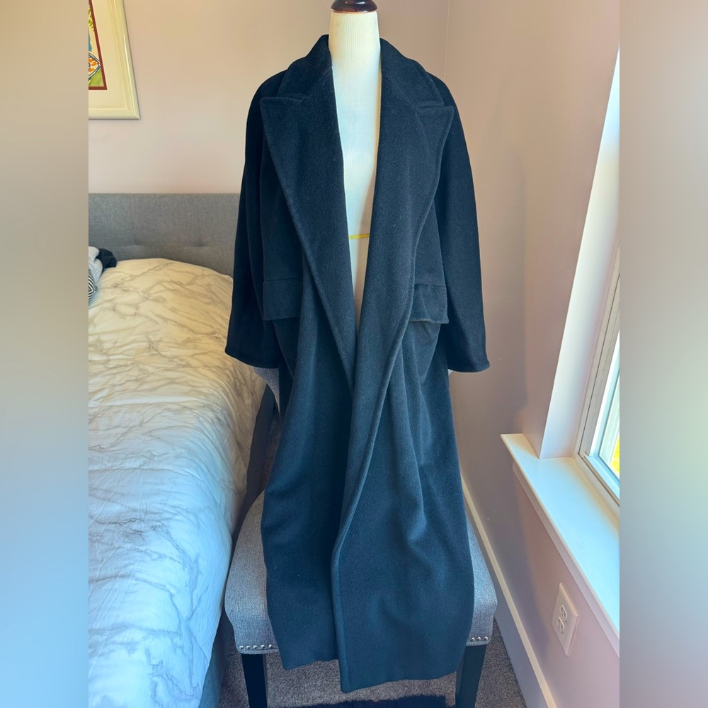 MaxMara Black Long Wool and Cashmere Coat Size 38 / US 4